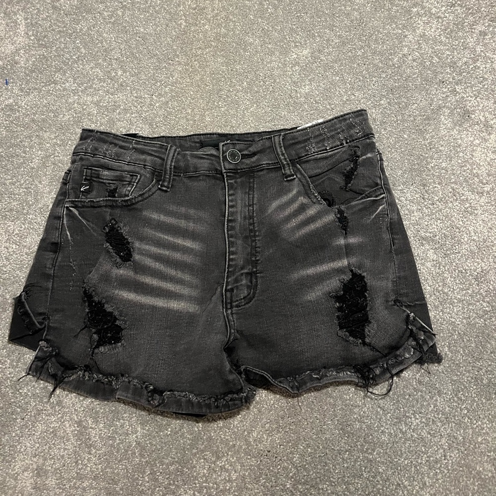 Kancan black distressed‎ short